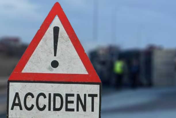 Accident pe DN 22, în localitatea Sibioara. Traficul este restricționat
