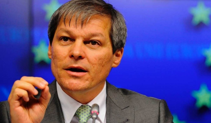Premierul Dacian Cioloş: „Luăm în calcul angajarea răspunderii Guvernului pe pachetul privind reforma administraţiei”