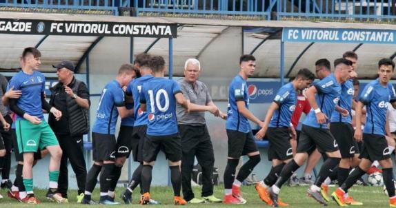 FC Viitorul U19, echipa antrenată de Cristian Cămui şi Vasile Mănăilă, va juca sâmbătă, de la ora 11.00, pe teren propriu