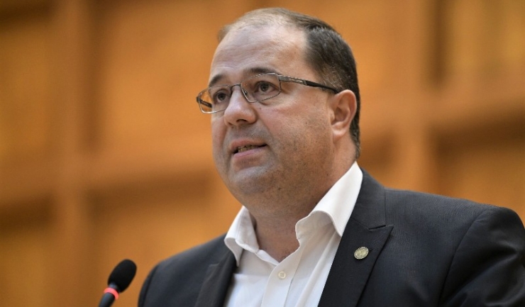 Preşedintele executiv al PMP, deputatul Marius Paşcan: „Calitatea proastă a resursei umane se vede la fiecare examen de titularizare în care aproape jumătate din candidaţi nu promovează examenul“