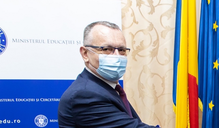 Ministrul Educaţiei, Sorin Cîmpeanu