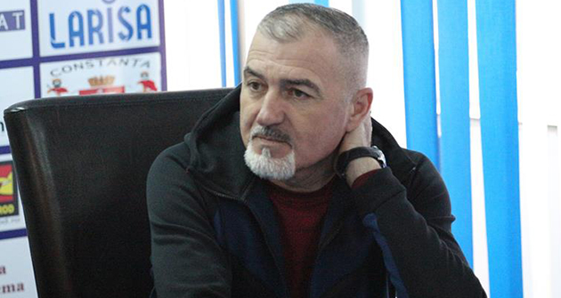 Antrenorul Petre Grigoraș se gândește la soluțiile câștigătoare pentru partida de vineri