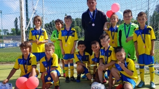 Locul trei pentru două grupe ale Asociaţiei Sportive Kinder Constanţa, la fotbal juniori