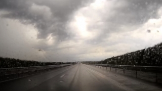 Circulaţia în condiţii de ploaie torenţială pe A2 Bucureşti - Constanţa