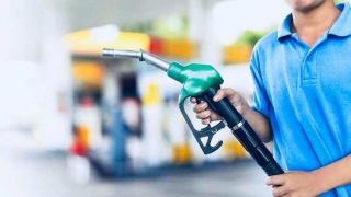 Eliminarea supraccizei la carburanţi, votată de Parlament