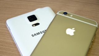 Telefoanele Apple şi Samsung, acuzate că depăşesc limita de radiaţii