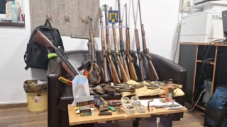 Arme șI muniții deținute ilegal, descoperite de polițIștiI tulceni