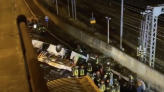 Un autobuz a căzut de pe un pod, lângă Veneția. 21 de persoane au murit