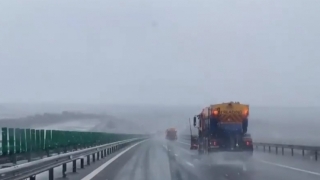 Atenție, șoferi! Ninge pe autostrada A2 București-Constanța
