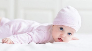 Tu știi să alegi mărimea potrivită pentru hainele de bebeluși?