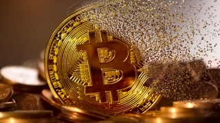 Bitcoin a înregistrat o nouă scădere bruscă de peste 10%