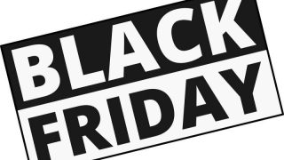 Black Friday: 29% din prețurile „reduse“, mai mari decât prețul întreg inițial!