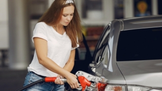 Motorina și benzina se scumpesc de la 1 ianuarie 2025