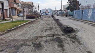 Se reabilitează carosabilul pe străzile din cartierul Faleză Nord din Constanța