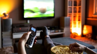 Cum ne afectează viața privitul la televizor?