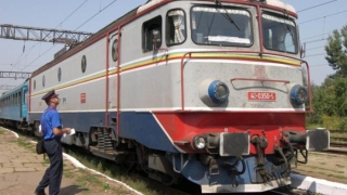 Circulaţia feroviară pe ruta Bucureşti - Constanţa a fost reluată, după ce a fost oprită din cauza unui incendiu de vegetație