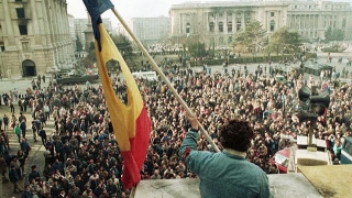 În România se face trafic cu eroismul de la Revoluţie! Fost secretar de stat, reținut