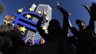 UE este paralizată de naţionalism, terorism şi crize economice
