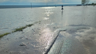 Circulația rutieră rămâne oprită pe câteva drumuri din țară, din cauza precipitațiilor din ultima perioadă