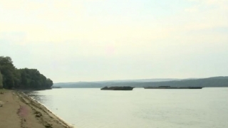 O navă a acroşat o barjă pe Dunăre, în apropiere de Hârşova