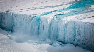 Ecosistemul unui aisberg de patru ori mai mare ca Londra, vechi de 120.000 de ani, studiat acum