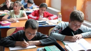 Elevii claselor a IV-a susţin prima probă, la limba română. Calendarul examenelor