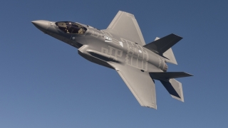 A fost promulgată legea privind achiziţionarea a 32 de avioane F-35