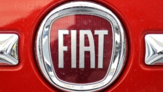 Fiat Chrysler şi Volkswagen recheamă 122.000 de mașini cu probleme electronice