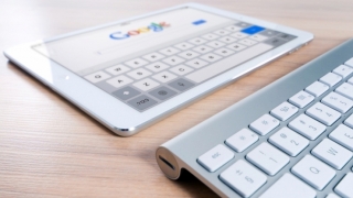 Google înlocuiește parolele conturilor cu chei de acces