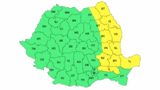 ANM. Ploi, ninsori și depuneri de polei, în majoritatea regiunilor din țară. Cod Galben de ninsori în est