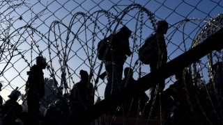 HRW: „Spania încalcă drepturile migranților”! Condiţii umilitoare