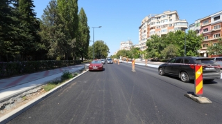 Se asfaltează carosabilul în Constanța, pe b-dul Lăpușneanu, între Trocadero și Casa de Cultură