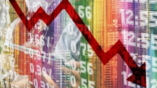 S&P a revizuit perspectiva României la negativă