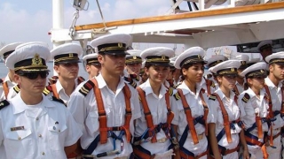 Studenţii Academiei Navale, la deschiderea anului universitar, în Piața Ovidiu