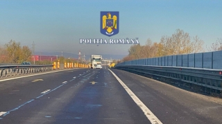 Tir pe contrasens, pe autostradă. Soferul s-a ales fără permis