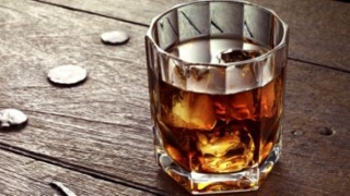 Un singur pahar de alcool zilnic creşte riscul de accident vascular cerebral