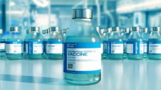 Începe imunizarea populaţiei cu a treia doză de vaccin anti-COVID