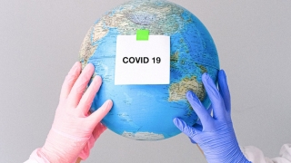 Vaccinul anti-COVID nu va duce imediat la sfârșitul pandemiei